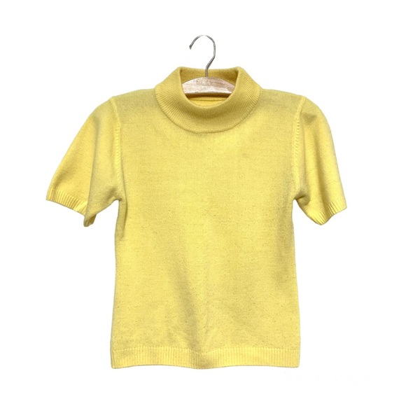 Light Yellow Ribbed Short Sleeves Knit Sweater Size 2 - Picture 3 of 9